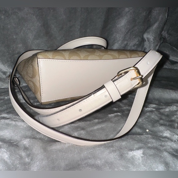 NWOT Coach Alice Satchel in Signature Canvas Gold/Light Khaki Chalk CA613 - Picture 8 of 16